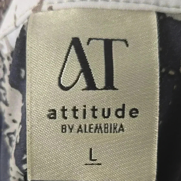 Black and White Abstract Blouse - Picture 7 of 11